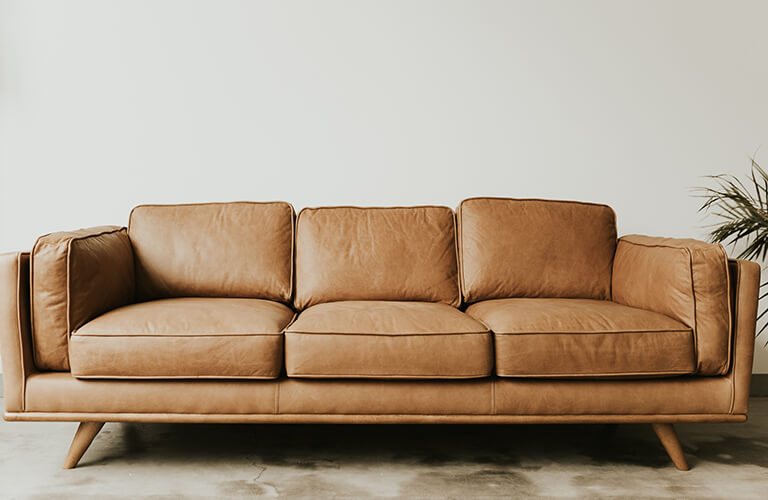 768 x 500 divano in pelle marroncino